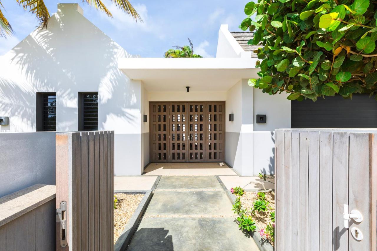 Oceanfront 72 & Sunny Villa Kralendijk  Exterior photo