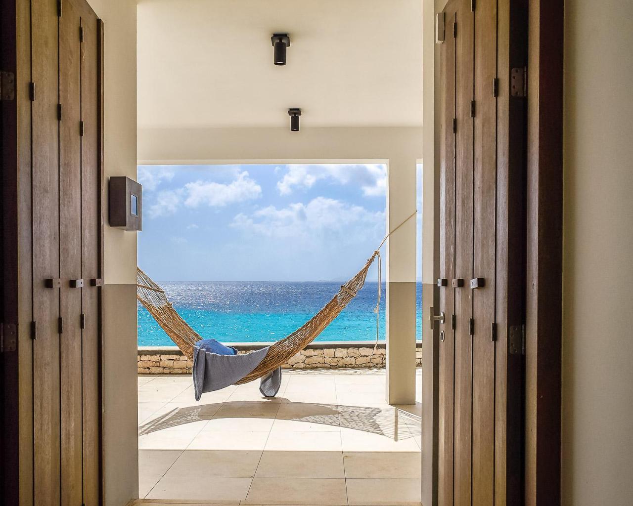Oceanfront 72 & Sunny Villa Kralendijk  Exterior photo