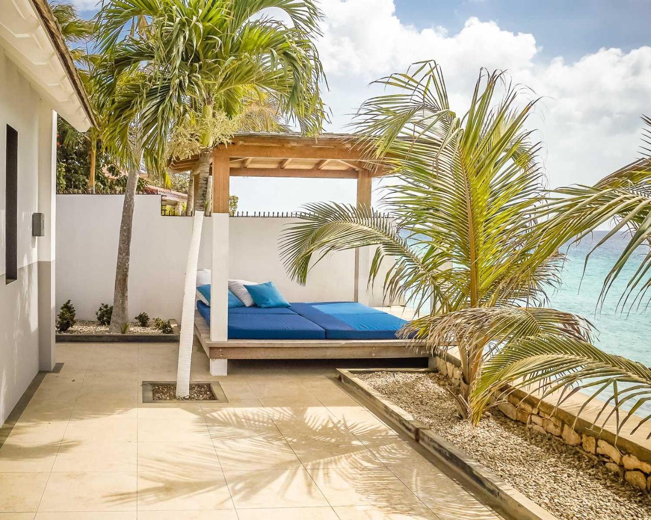Oceanfront 72 & Sunny Villa Kralendijk  Exterior photo